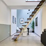 4 Bedroom Apartment With Parking !