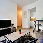 Quiet One-Bedroom Flat Close To The Metro