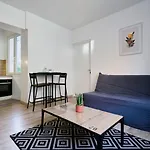 Quiet One-Bedroom Flat Close To The Metro