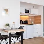 Close To The City Centre - Appartment Confortable