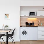 Close To The City Centre - Appartment Confortable