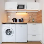 Close To The City Centre - Appartment Confortable