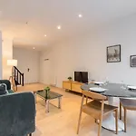 Fully Equipped Duplex With Exterior And Parking !