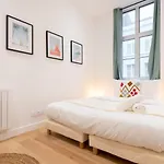 Fully Equipped Duplex With Exterior And Parking !