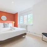 Large 130 M² 4-Bedroom Apartment
