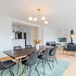 Large 130 M² 4-Bedroom Apartment