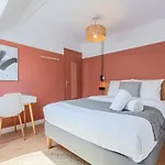 Bright 3-Bedroom 2-Bathroom Flat
