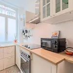 Center Apartment With Lots Of Charm