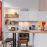 Lille Centre Comfortable, Equipped Apartment!
