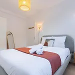 Renovated 1 Bedroom Apartment