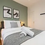 Apartment For 4 In Front Of Lille Flandres Station