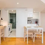 Charming Renovated And Bright Studio In The Center