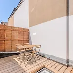 2 Bedroom House W/ Terrace, Near Train Stations & Metro