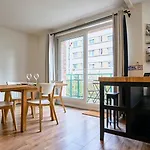 Apartment Balconyparking Space Near Train Station