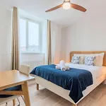 Equipped Studio - Near Train Stations