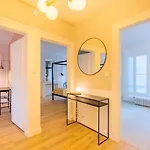 3 Bedroom Apartment On The Grand Place