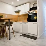 Large Studio Between Train Station & Grand Place