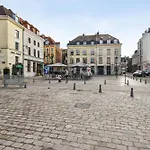 Charming Flat At The Heart Of Old Lille - Welkeys