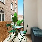 Elegant Apartment In La Madeleine - Welkeys
