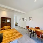 Oasis Urbaine - Spacieux Et Calme Avec Patio