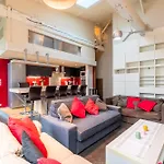 Modern Loft 2-8 People, Lille