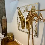 Victorias House Suite