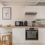 Functional & Equipped Duplex Studio, Old Lille