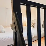 Bright 3-Bedroom 2-Bathroom Flat.