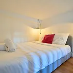 Bright 3-Bedroom 2-Bathroom Flat.