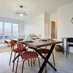 Elegant Appartement Avec Balcon Prive A Lille