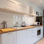 Superb Bright Apartment, 2 Bedrooms, 5 People