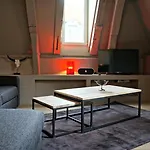 Little Suite - Simone
