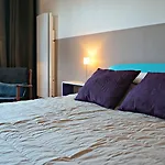 Little Suite - Constance