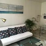 Lille Vauban, Cozy Apartment + Breakfast & Massage Chair
