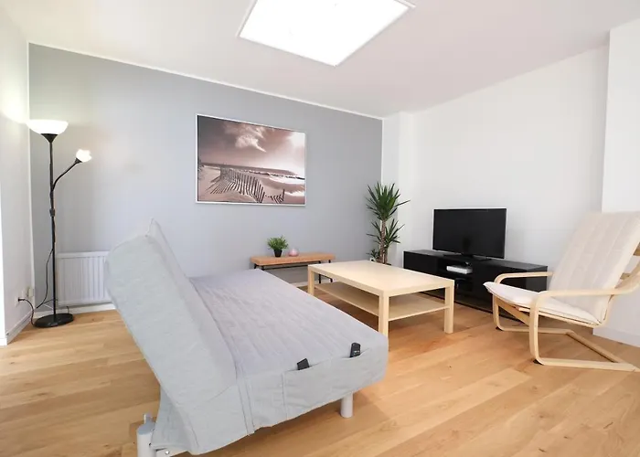 Escale De 80 M2 Avec Cour Et Parking