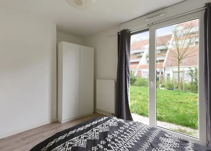 Spacious 3-Rooms With Garden Close To Lille