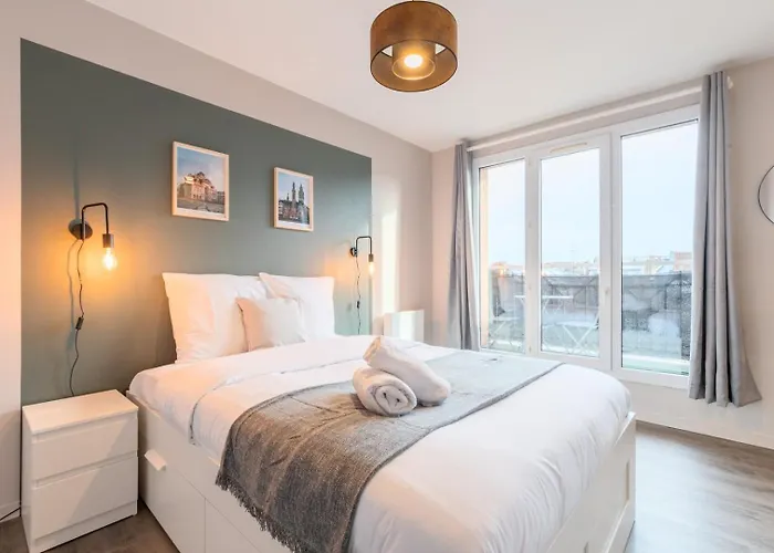 Nice Apartment Lille Balcony + Parking!