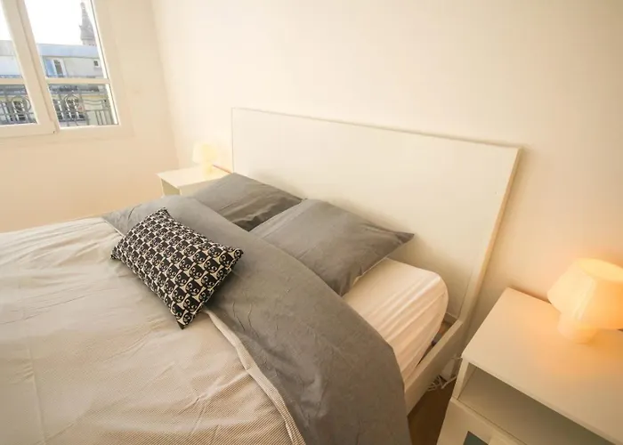 Bright Apartment With Balcony In The Center