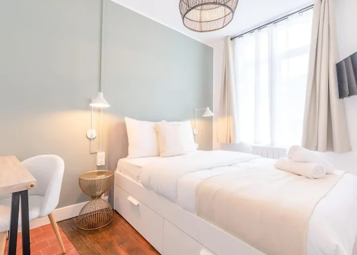 Renovated Apartment 3Bed 2Bath