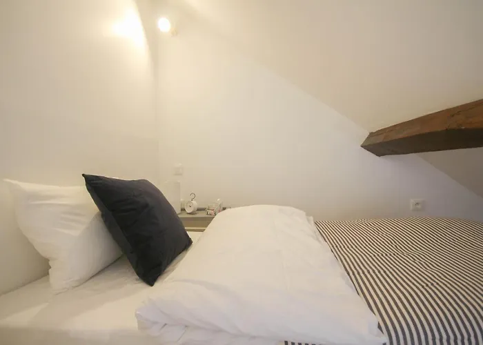 Vieux Lille: Bright, Functional Apartment