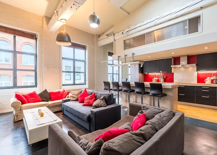Modern Loft 2-8 People, Lille