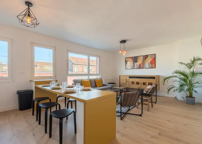 3 Bedroom Apartment Near Chu And City Center