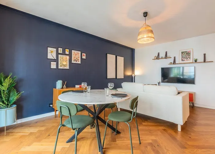Bel Appartement Bien Situe Avec Balcon Et Parking