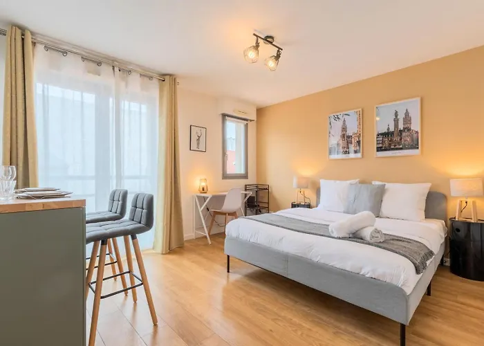 Lille Hypercentre Equipped Studio For 2 People!