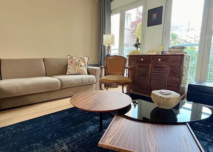 Large Apartment In Old Lille, Balcony, Secure Parking