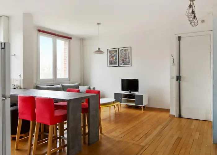 Spacious And Cozy Close To The Historical Lille