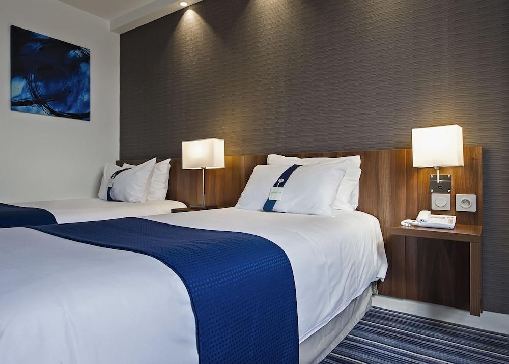 Hotel Express Centre By Ihg 3*