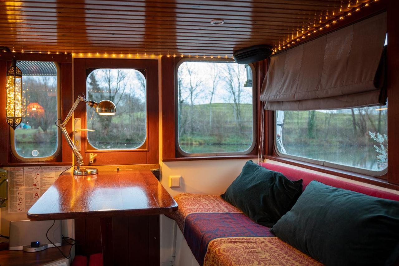Bateau Peniche Au Coeur De Lille