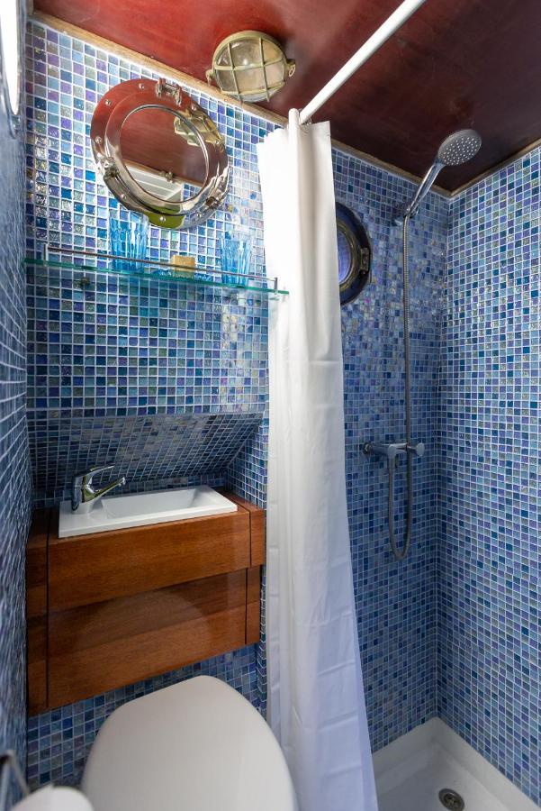 Bed & Breakfast Bateau Peniche Au Coeur De Lille
