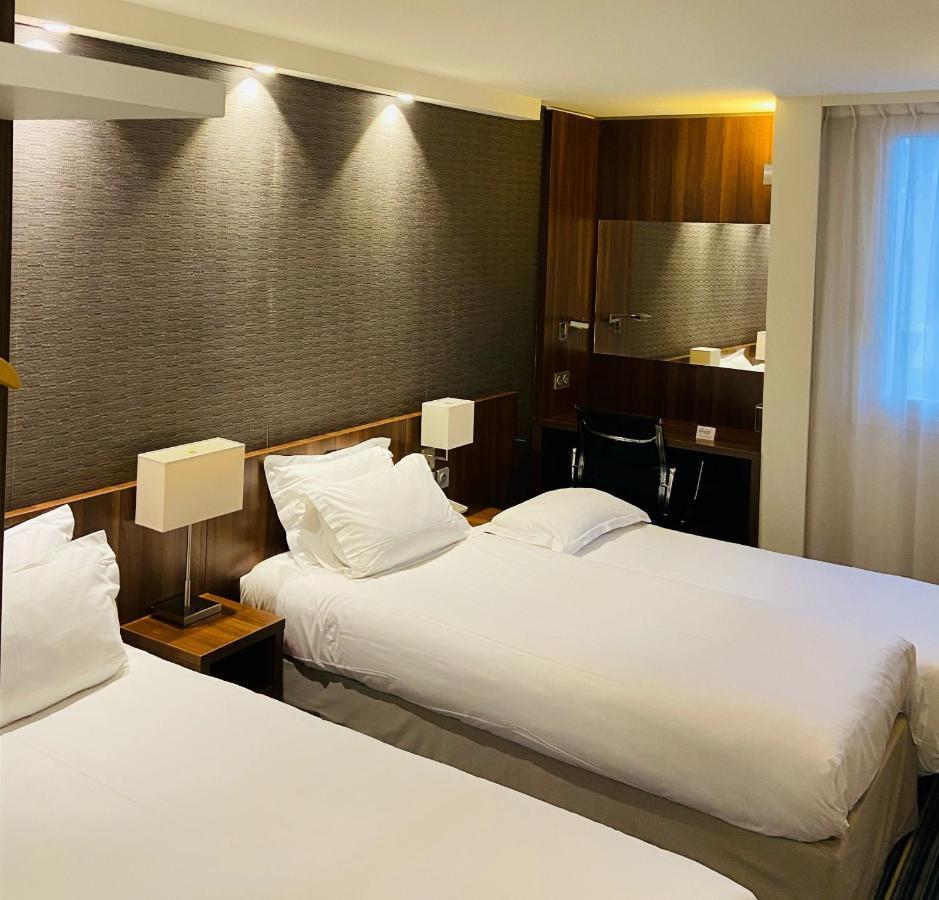 Express Centre By Ihg Hotel 3*